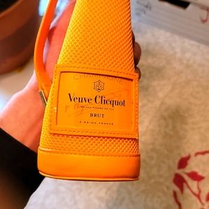 Veuve Clicquot insulated champagne picnic caddy